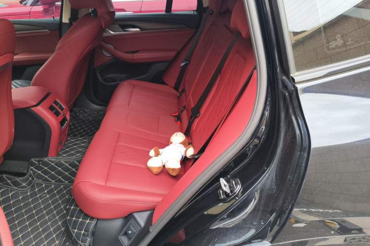 Used BMW X3 2023 Restyled xDrive30i Leading Edition M Night Sky Package Interior 4