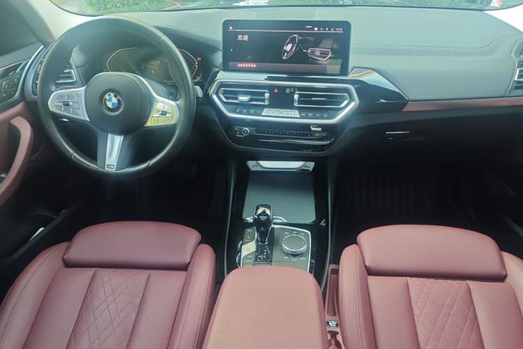 Used BMW X3 2023 xDrive25i M Sport Package Interior 4