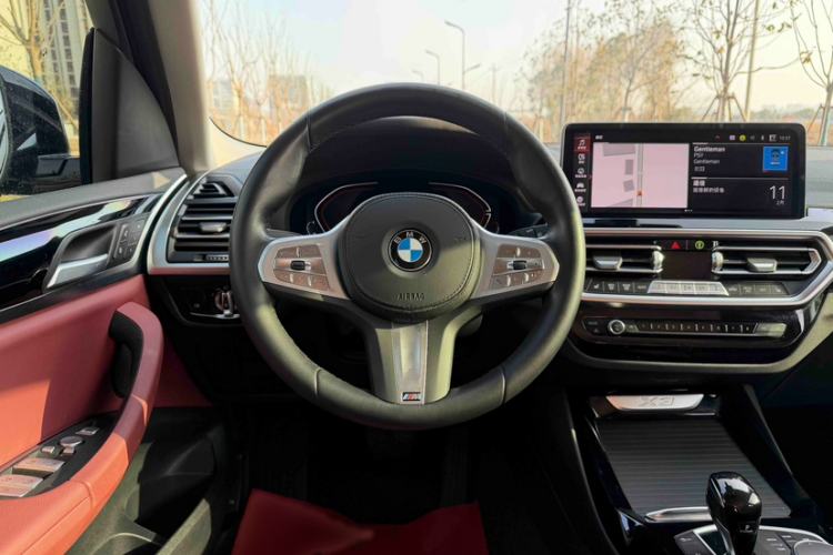 Used BMW X3 2023 xDrive25i M Sport Package Interior 4