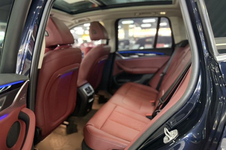 Used BMW X3 2023 xDrive25i M Sport Package Interior 4