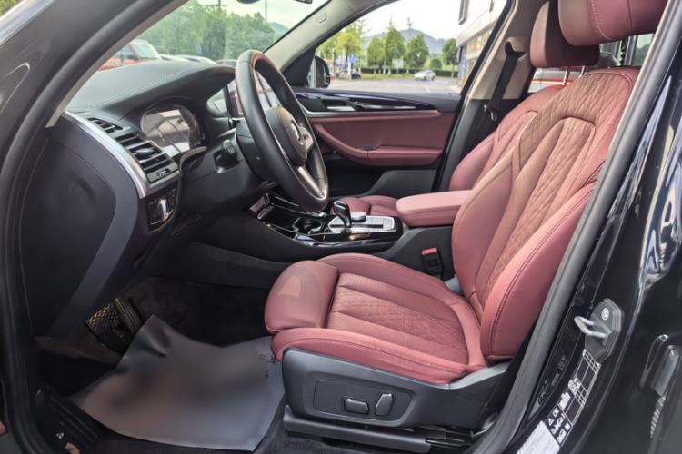 Used BMW X3 2023 xDrive25i M Sport Package Interior 5