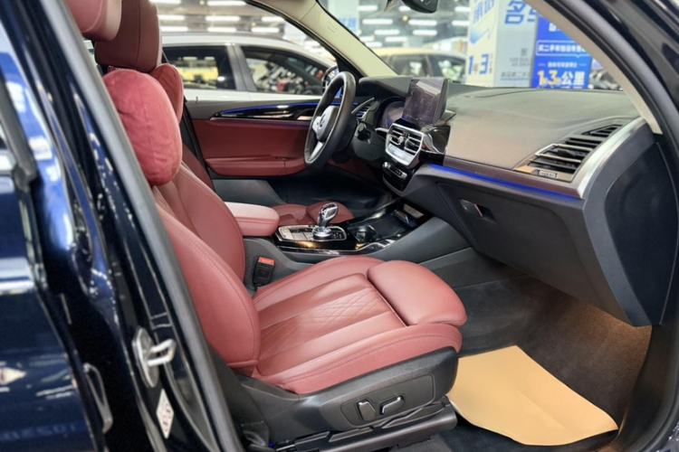Used BMW X3 2023 xDrive25i M Sport Package Interior 5