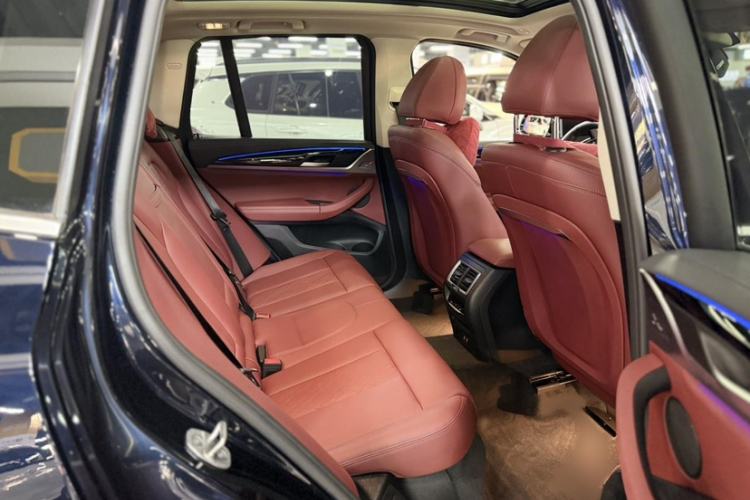 Used BMW X3 2023 xDrive25i M Sport Package Interior 6