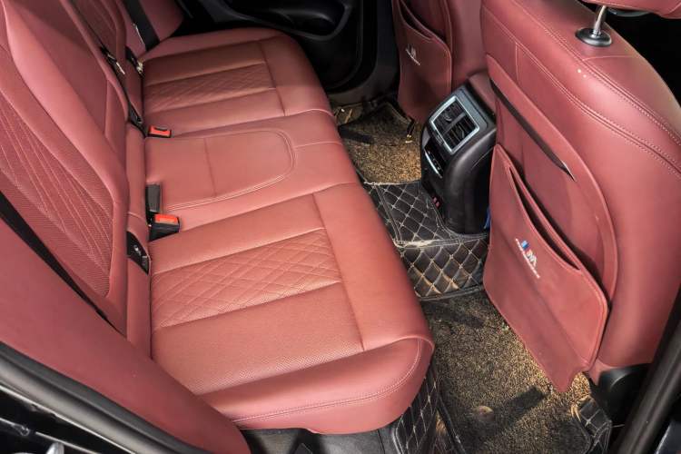 Used BMW X3 2023 xDrive25i M Sport Package Interior 7