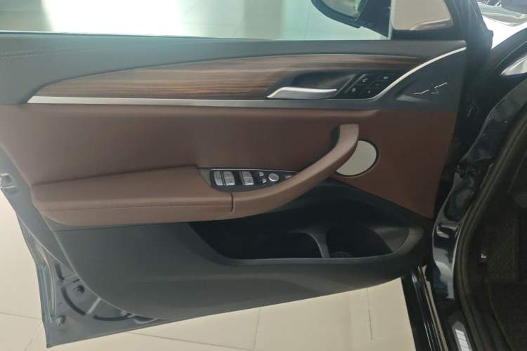 Used BMW X3 2023 Restyled xDrive30i Leading Edition M Night Sky Package Interior 7