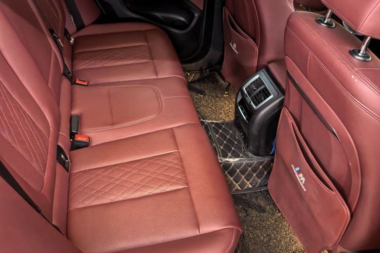 Used BMW X3 2023 xDrive25i M Sport Package Interior 8