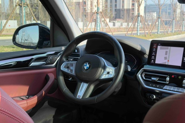 Used BMW X3 2023 xDrive25i M Sport Package Interior 8