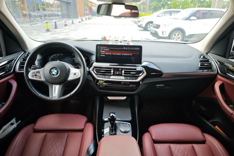 Used BMW X3 2023 xDrive25i M Sport Package Interior 9