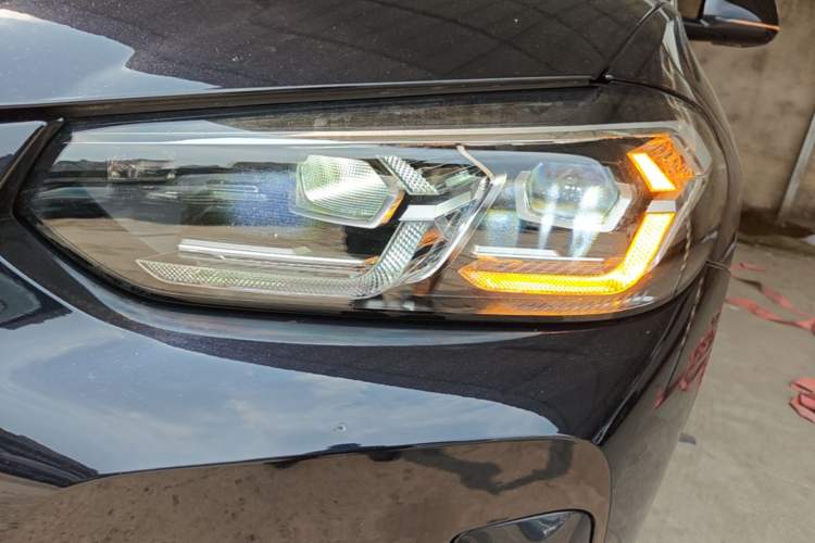 Used BMW X3 2023 Restyled xDrive30i Leading Edition M Night Sky Package Left Front Headlight
