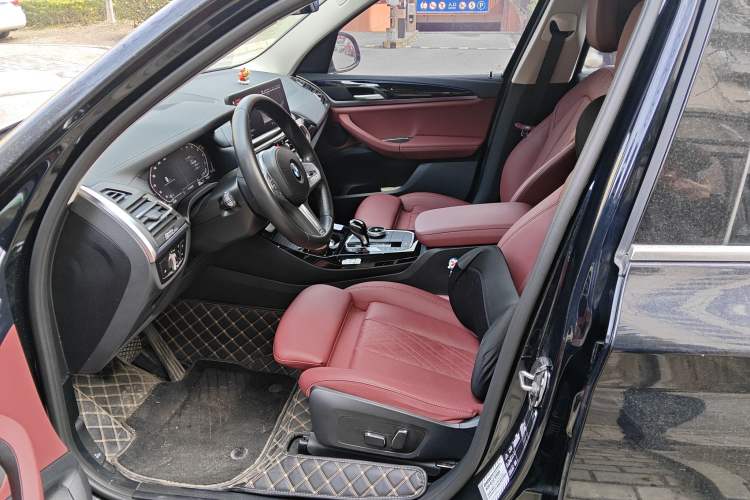 Used BMW X3 2023 xDrive25i M Sport Package Left Front Seat