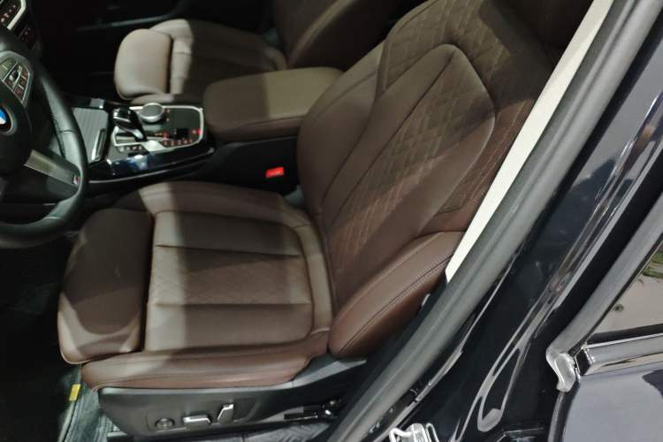 Used BMW X3 2023 Restyled xDrive30i Leading Edition M Night Sky Package Left Front Seat