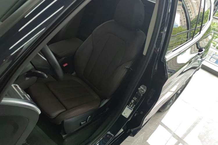 Used BMW X3 2023 xDrive25i M Sport Package Left Front Seat