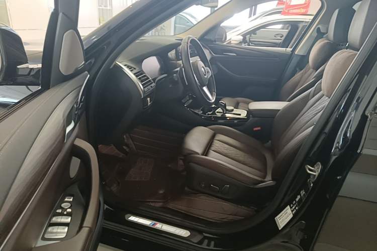 Used BMW X3 2023 Restyled xDrive30i Leading Edition M Night Sky Package Left Front Seat
