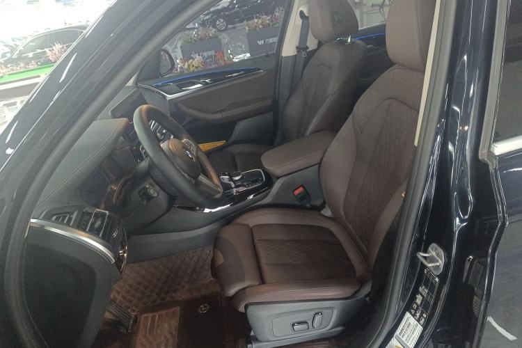 Used BMW X3 2023 xDrive25i M Sport Package Left Front Seat