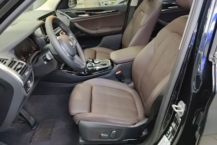 Used BMW X3 2023 xDrive25i M Sport Package Left Front Seat