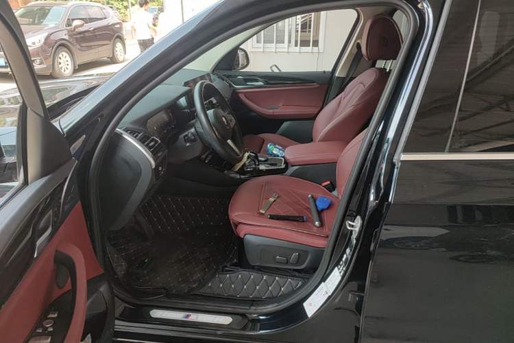 Used BMW X3 2023 xDrive25i M Sport Package Left Front Seat