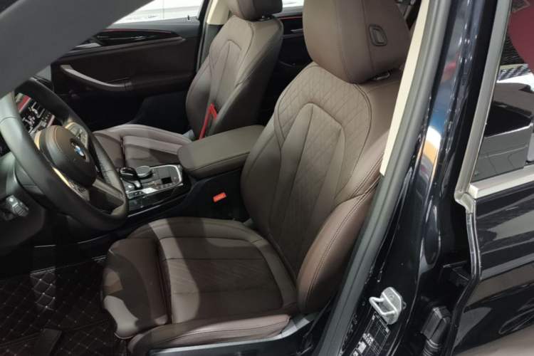 Used BMW X3 2023 xDrive25i M Sport Package Left Front Seat