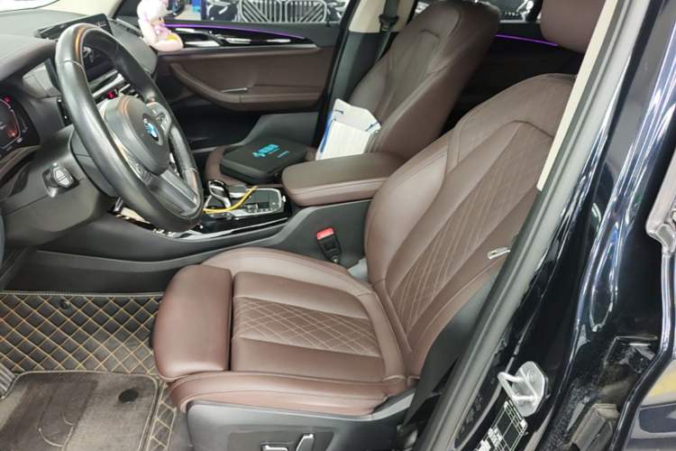 Used BMW X3 2023 xDrive25i M Sport Package Left Front Seat