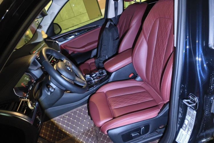 Used BMW X3 2023 xDrive25i M Sport Package Left Front Seat