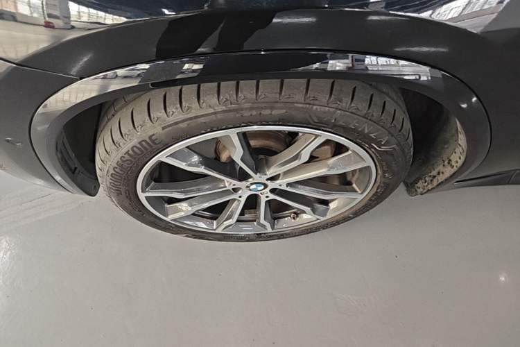 Used BMW X3 2023 xDrive30i Leading Model M Night Edition Package Left Front Wheel Hub