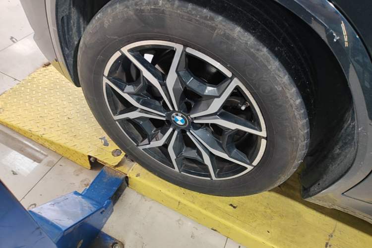 Used BMW X3 2023 xDrive25i M Sport Package Left Front Wheel Hub