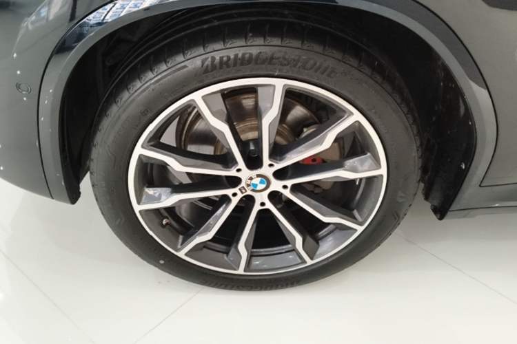 Used BMW X3 2023 xDrive30i Leading Model M Night Edition Package Left Front Wheel Hub
