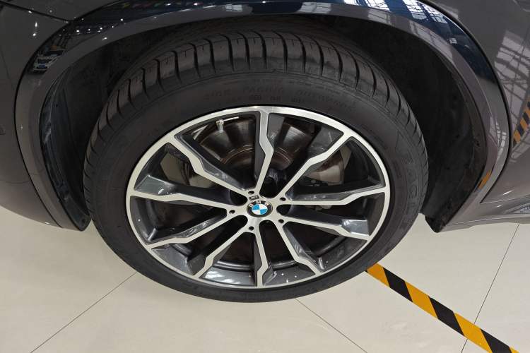 Used BMW X3 2023 xDrive30i Leading Model M Night Edition Package Left Front Wheel Hub