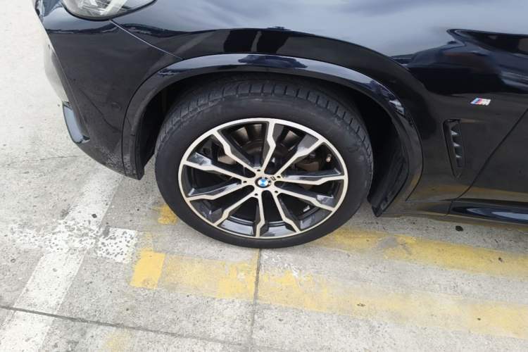 Used BMW X3 2023 xDrive30i Leading Model M Night Edition Package Left Front Wheel Hub
