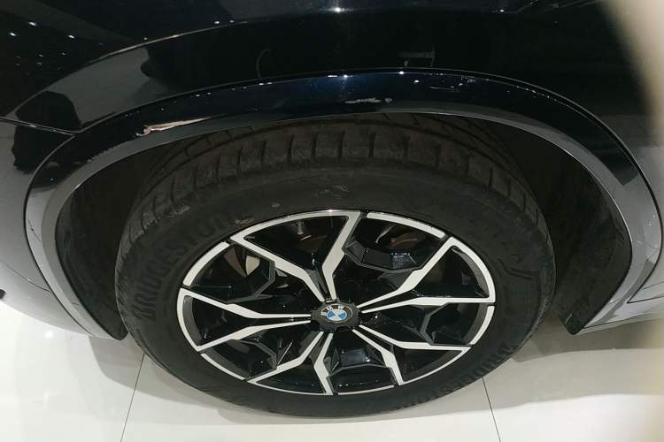 Used BMW X3 2023 xDrive25i M Sport Package Left Front Wheel Hub