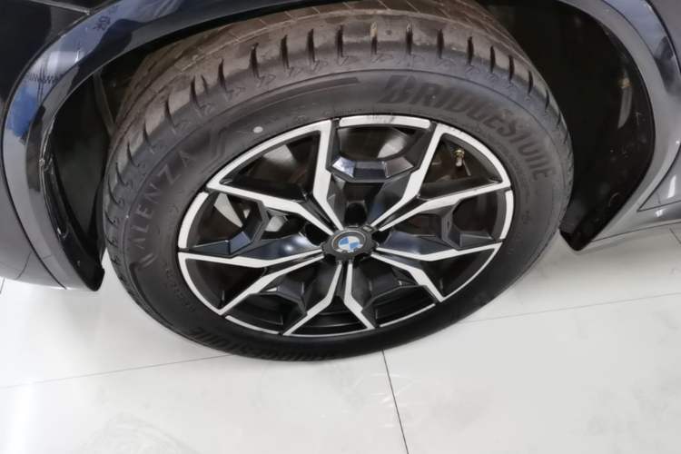 Used BMW X3 2023 xDrive25i M Sport Package Left Front Wheel Hub