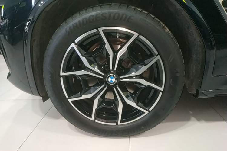 Used BMW X3 2023 xDrive25i M Sport Package Left Front Wheel Hub