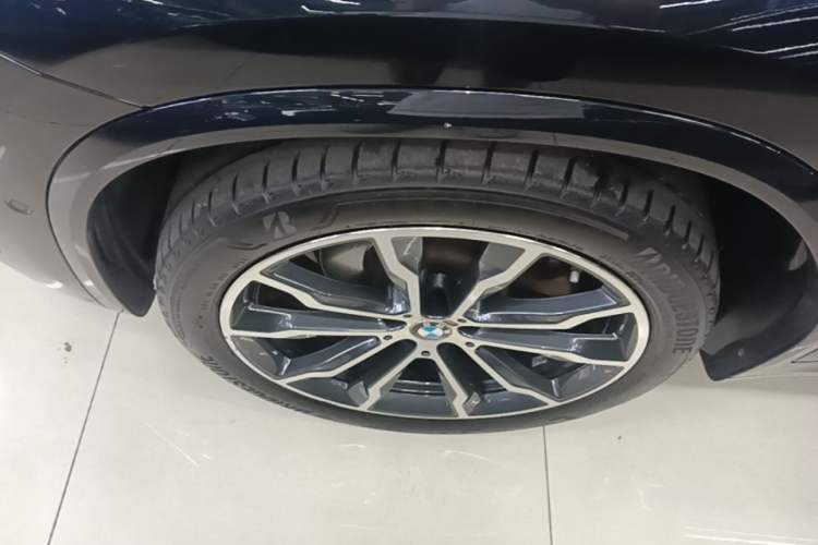 Used BMW X3 2023 xDrive30i Leading Model M Night Edition Package Left Front Wheel Hub
