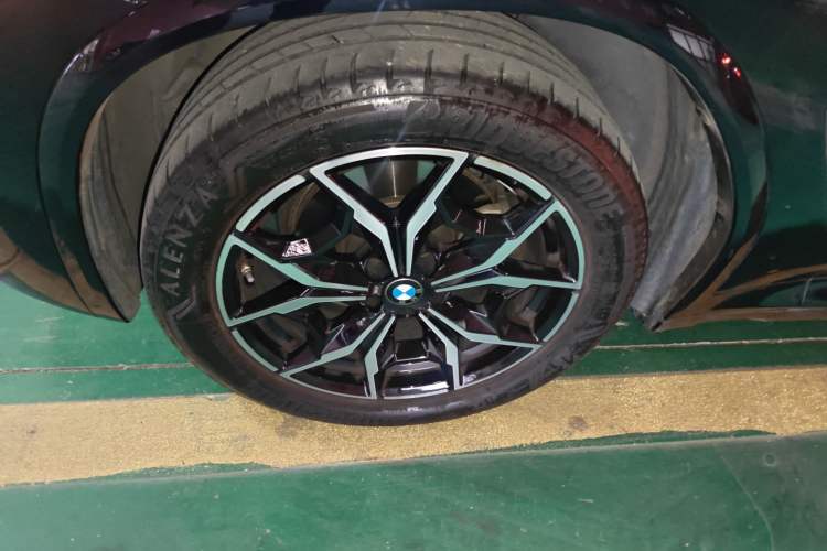 Used BMW X3 2023 xDrive25i M Sport Package Left Front Wheel Hub