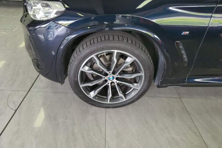 Used BMW X3 2023 Restyled xDrive30i Leading Edition M Night Sky Package Left Front Wheel Hub