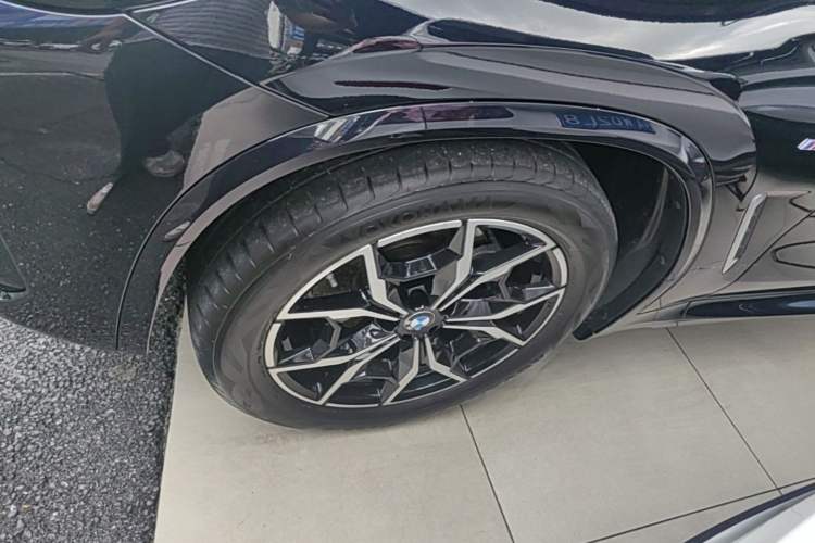 Used BMW X3 2023 xDrive25i M Sport Package Left Front Wheel Hub