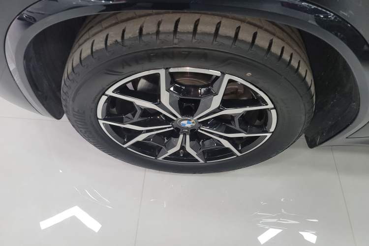 Used BMW X3 2023 xDrive25i M Sport Package Left Front Wheel Hub