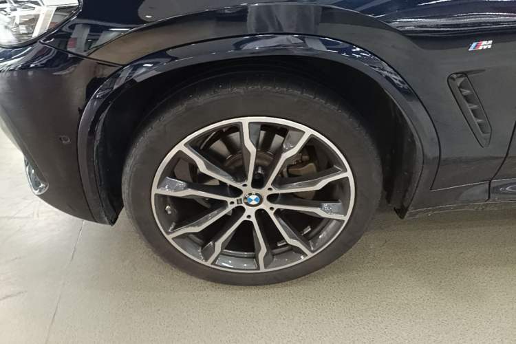Used BMW X3 2023 xDrive30i Leading Model M Night Edition Package Left Front Wheel Hub