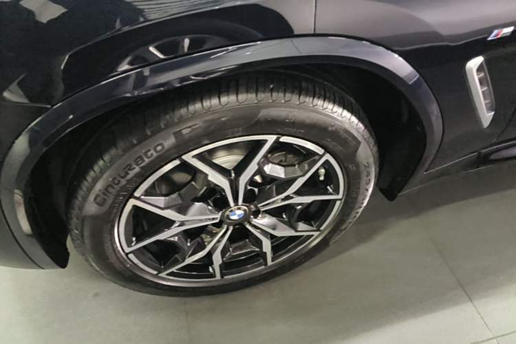 Used BMW X3 2023 xDrive25i M Sport Package Left Front Wheel Hub