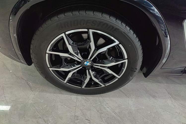 Used BMW X3 2023 xDrive25i M Sport Package Left Front Wheel Hub