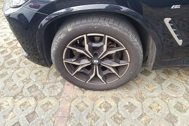 Used BMW X3 2023 xDrive25i M Sport Package Left Front Wheel Hub