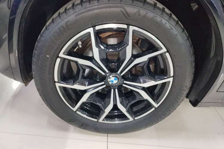 Used BMW X3 2023 xDrive25i M Sport Package Left Front Wheel Hub