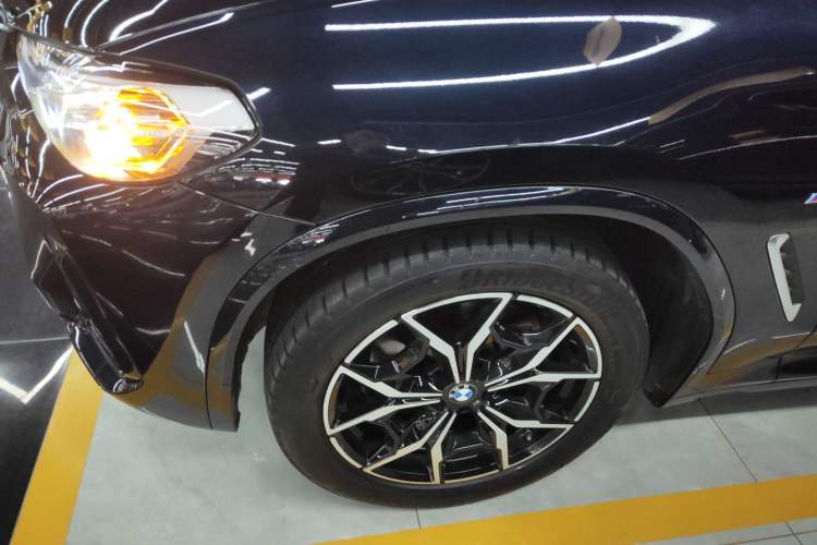 Used BMW X3 2023 xDrive25i M Sport Package Left Front Wheel Hub