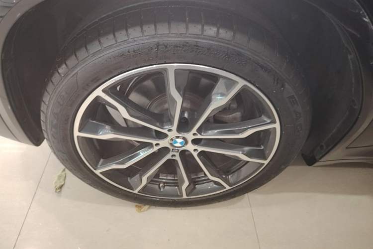 Used BMW X3 2023 xDrive30i Leading Model M Night Edition Package Left Front Wheel Hub