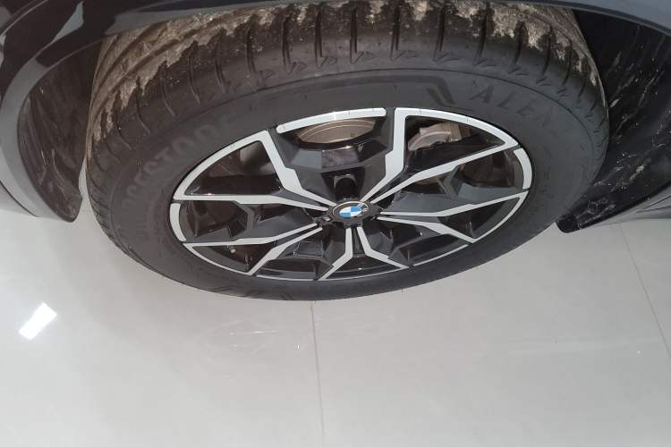 Used BMW X3 2023 xDrive25i M Sport Package Left Front Wheel Hub