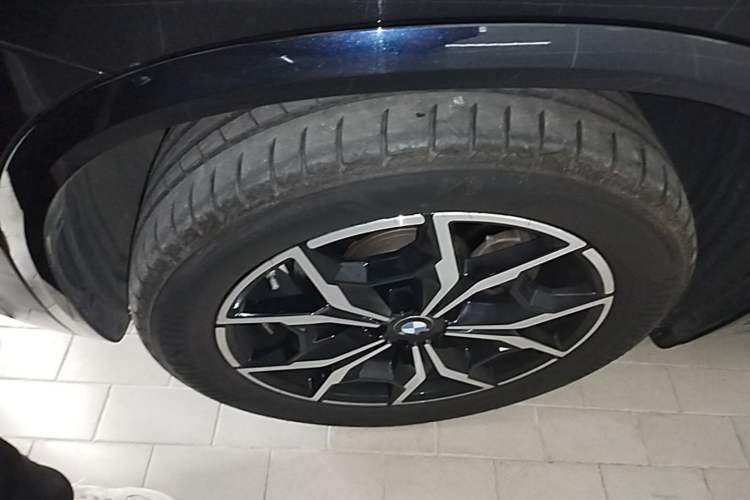 Used BMW X3 2023 xDrive25i M Sport Package Left Front Wheel Hub