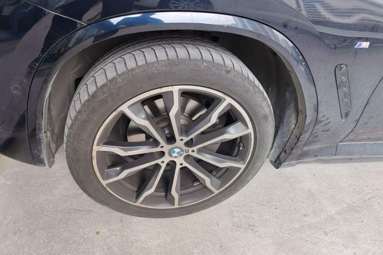 Used BMW X3 2023 Restyled xDrive30i Leading Edition M Night Sky Package Left Front Wheel Hub