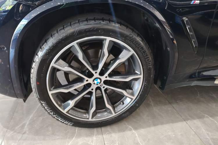 Used BMW X3 2023 xDrive30i Leading Model M Night Edition Package Left Front Wheel Hub