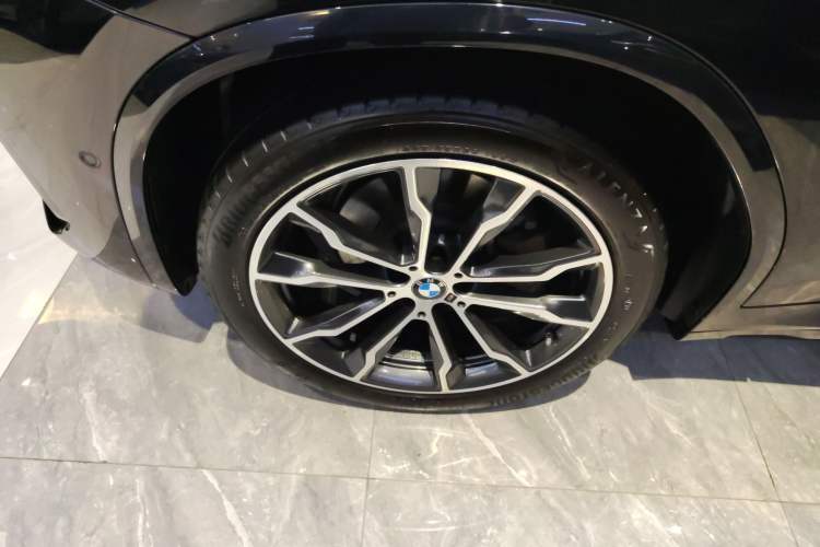 Used BMW X3 2023 Restyled xDrive30i Leading Edition M Night Sky Package Left Front Wheel Hub