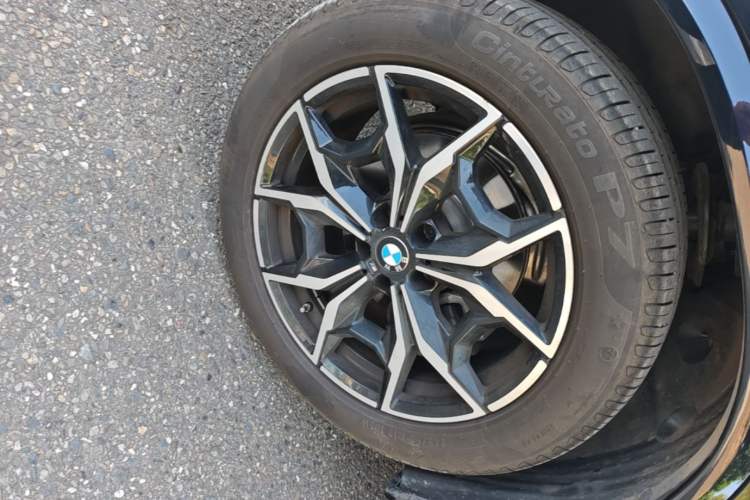 Used BMW X3 2023 xDrive25i M Sport Package Left Front Wheel Hub