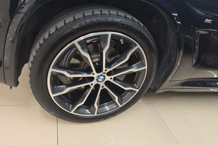 Used BMW X3 2023 xDrive30i Leading Model M Night Edition Package Left Front Wheel Hub